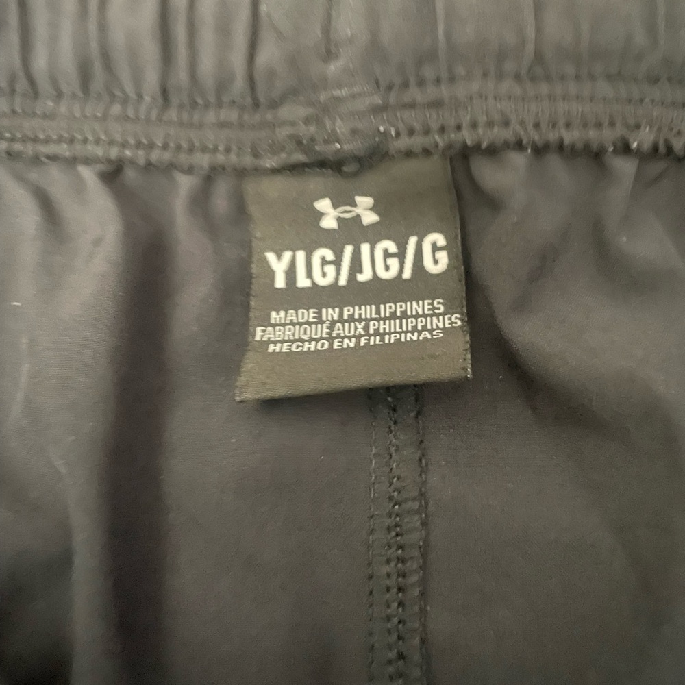 Boys Under Armour Black Athletic Pants - Picture 2 of 4